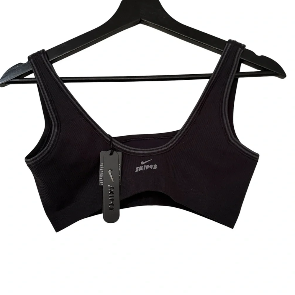 Nike SKIMS Ribbed Seamless - Picture 4 of 11